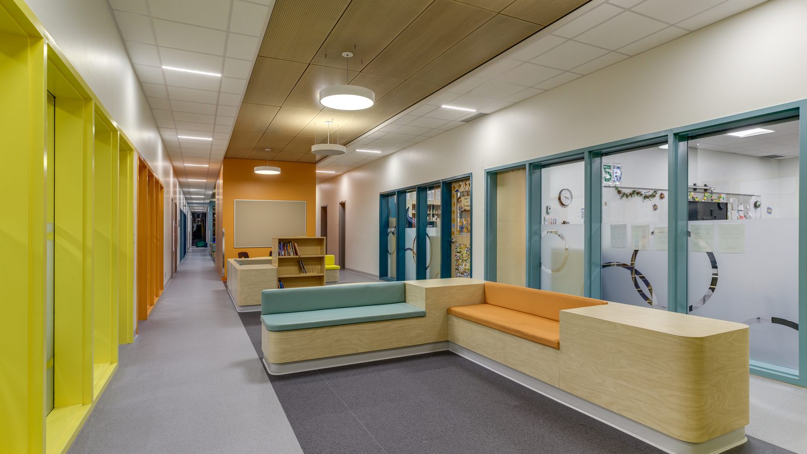 Agora et espaces communs de l’école Les Perséides
